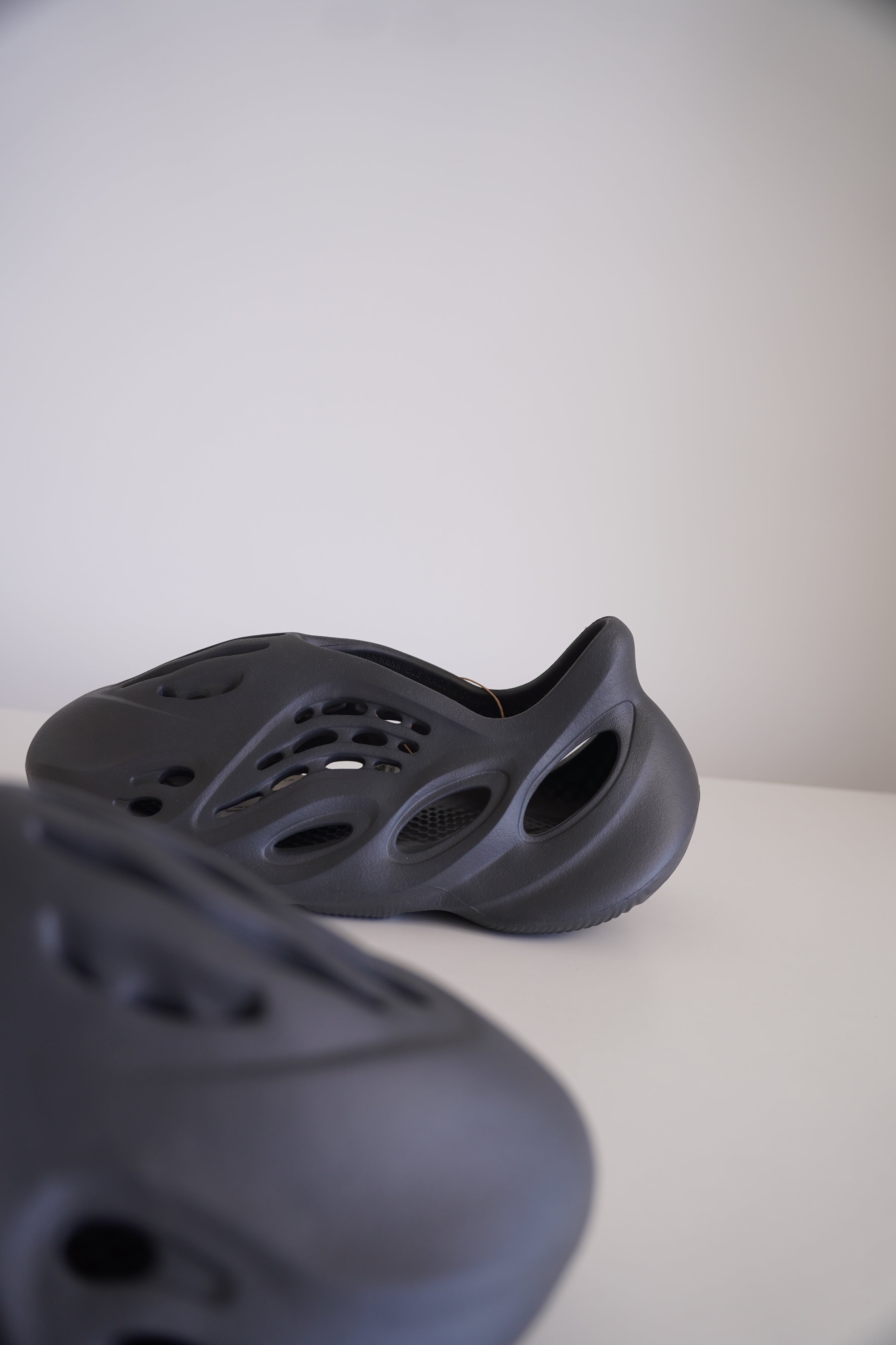 Yeezy foam RNNR “Onyx”
