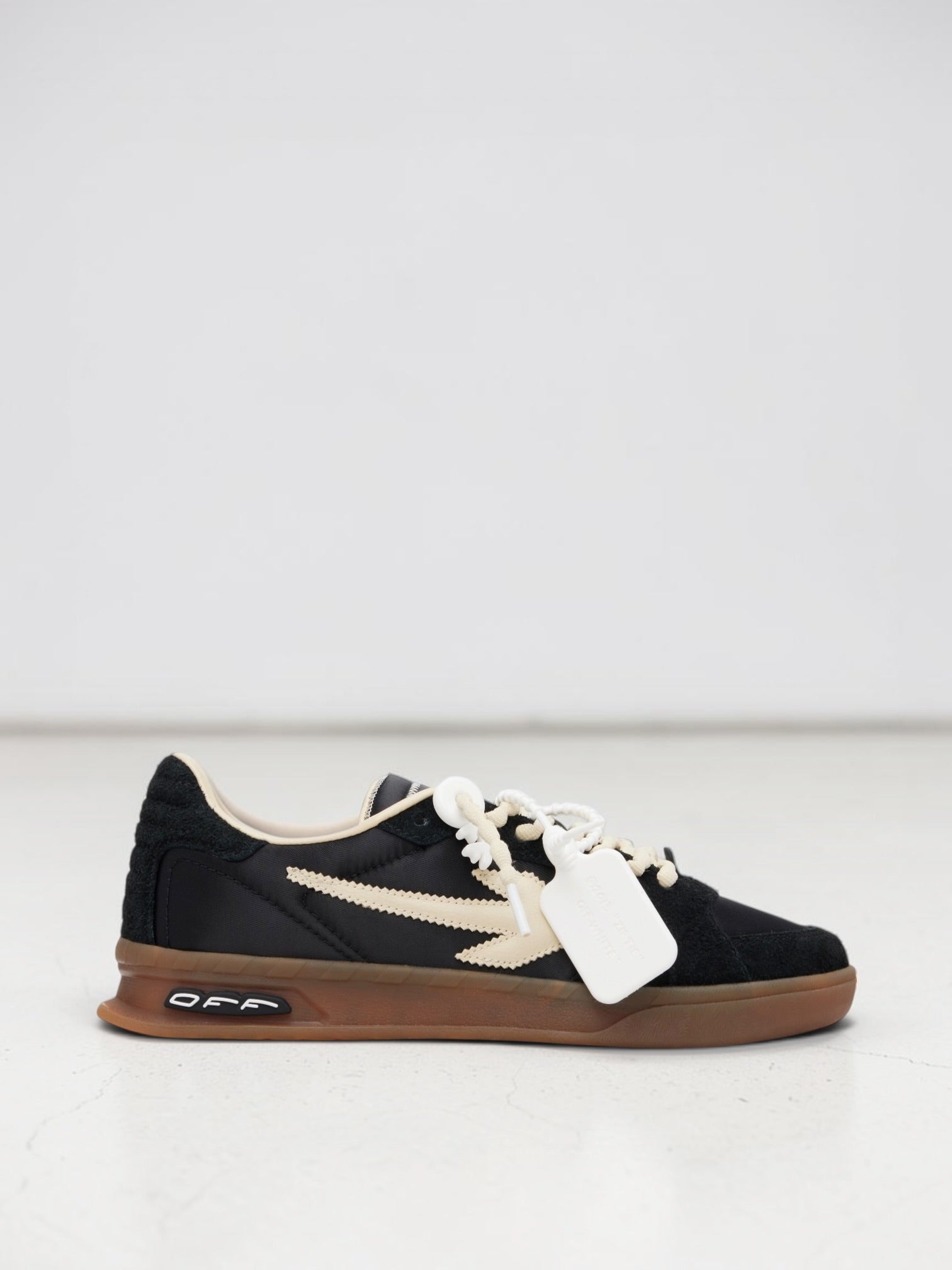 Off-white slim
