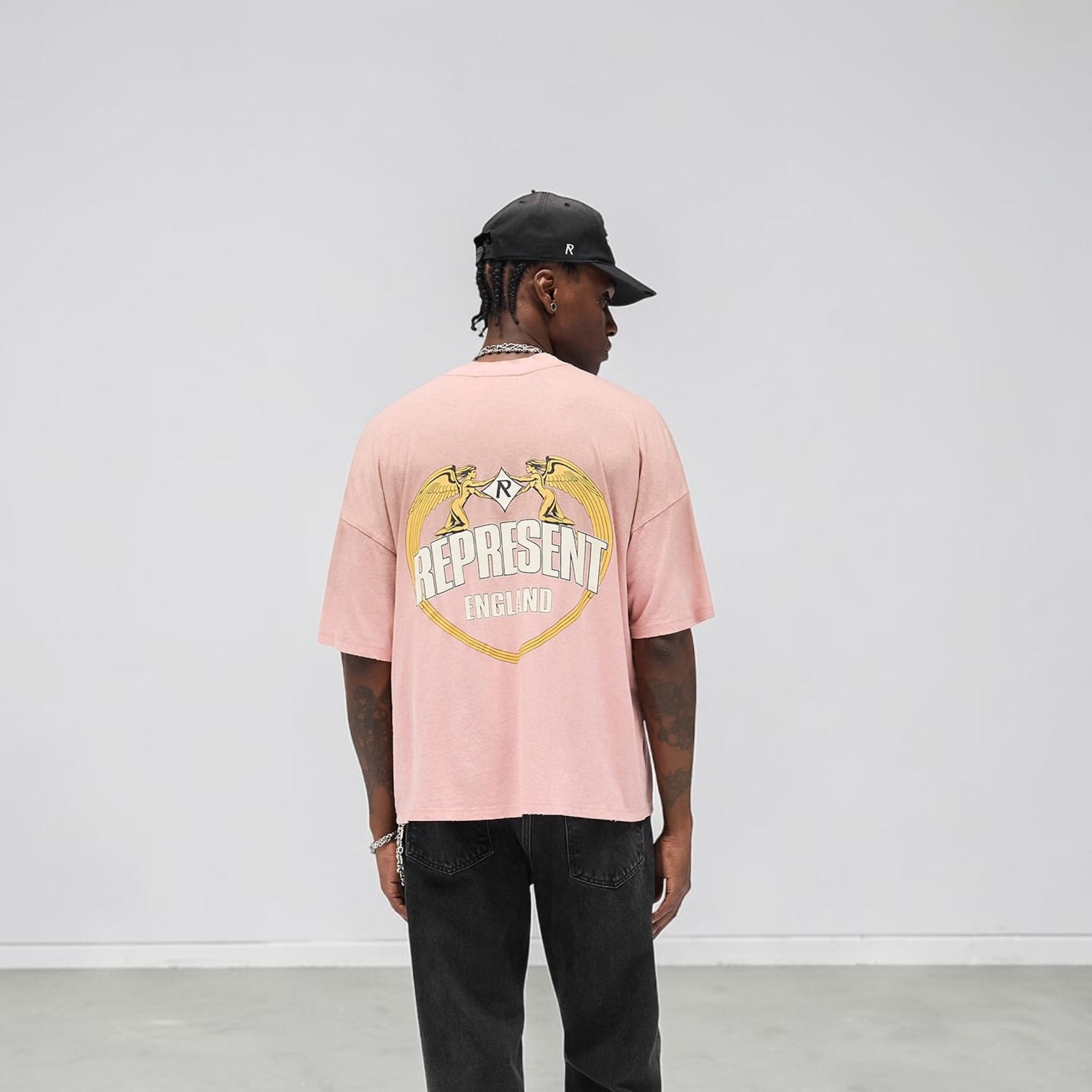 Represent oversized tee