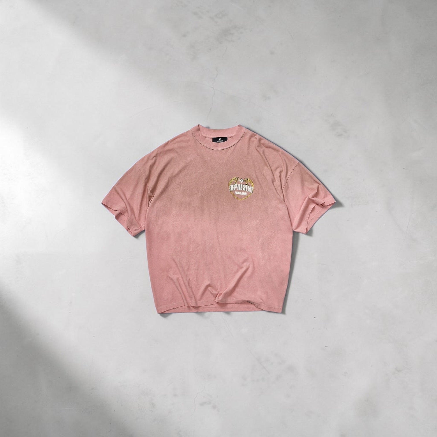 Represent oversized tee