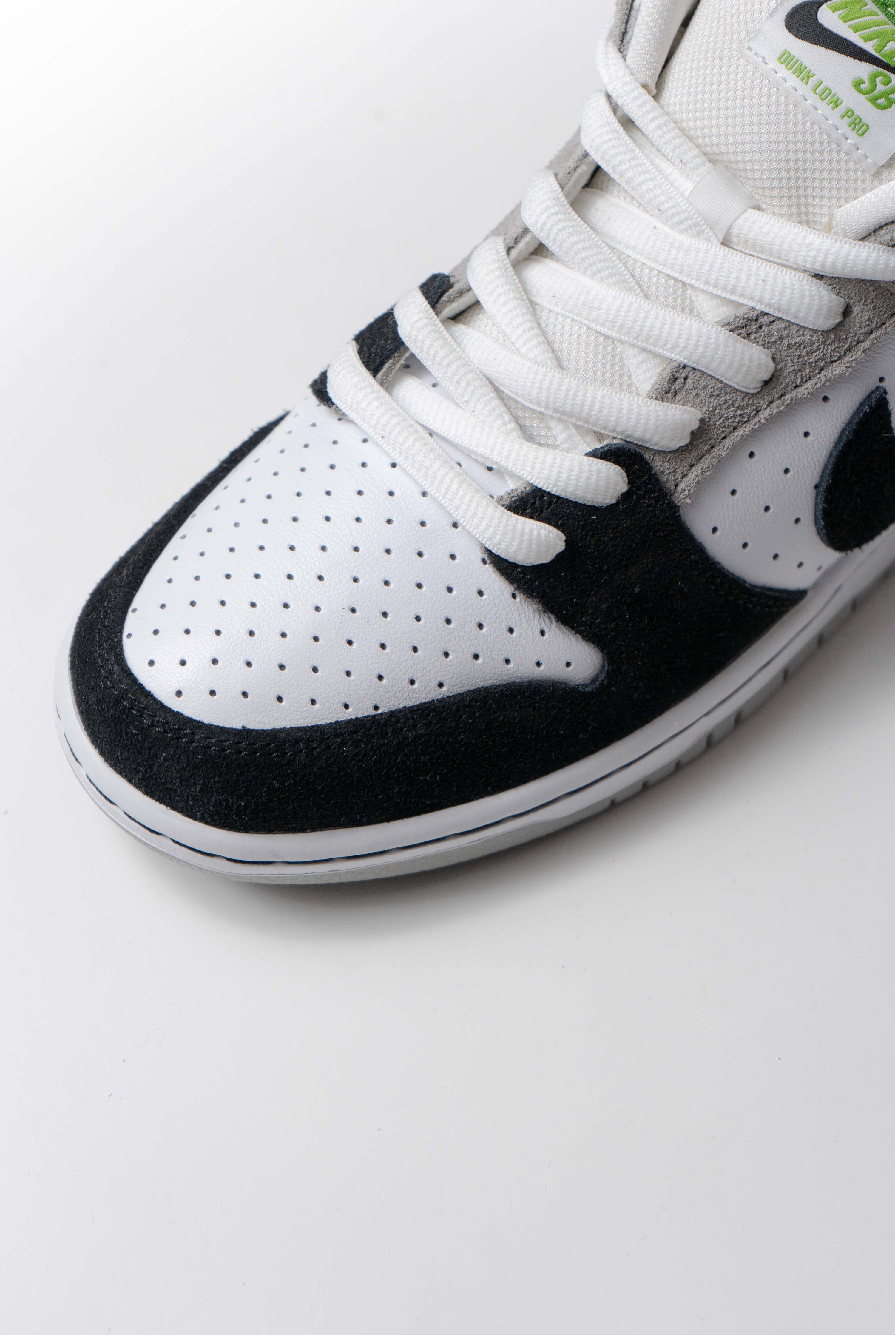 NIKE SB DUNK LOW CLOROPHYLL