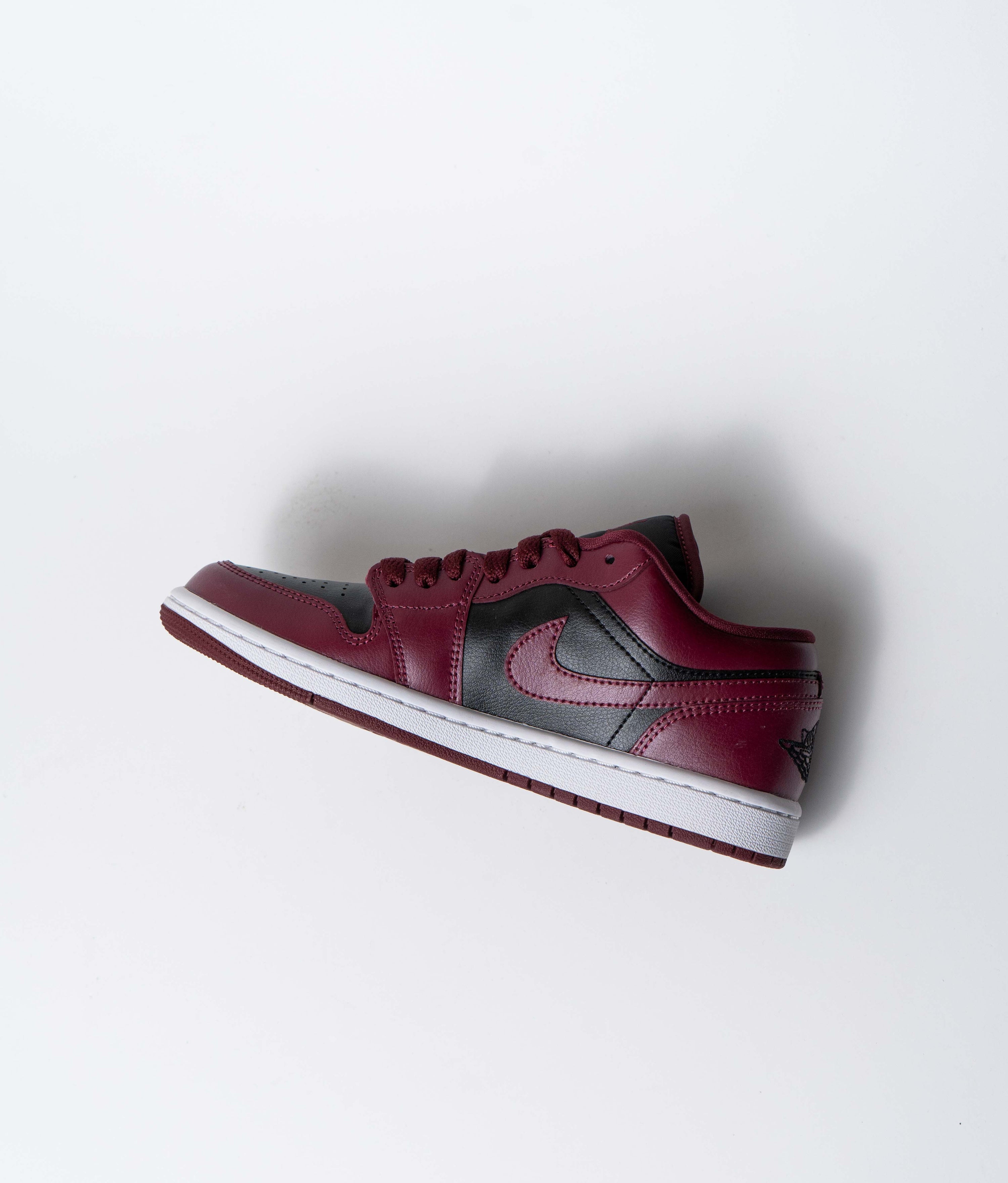 JORDAN 1 LOW BEETROOT