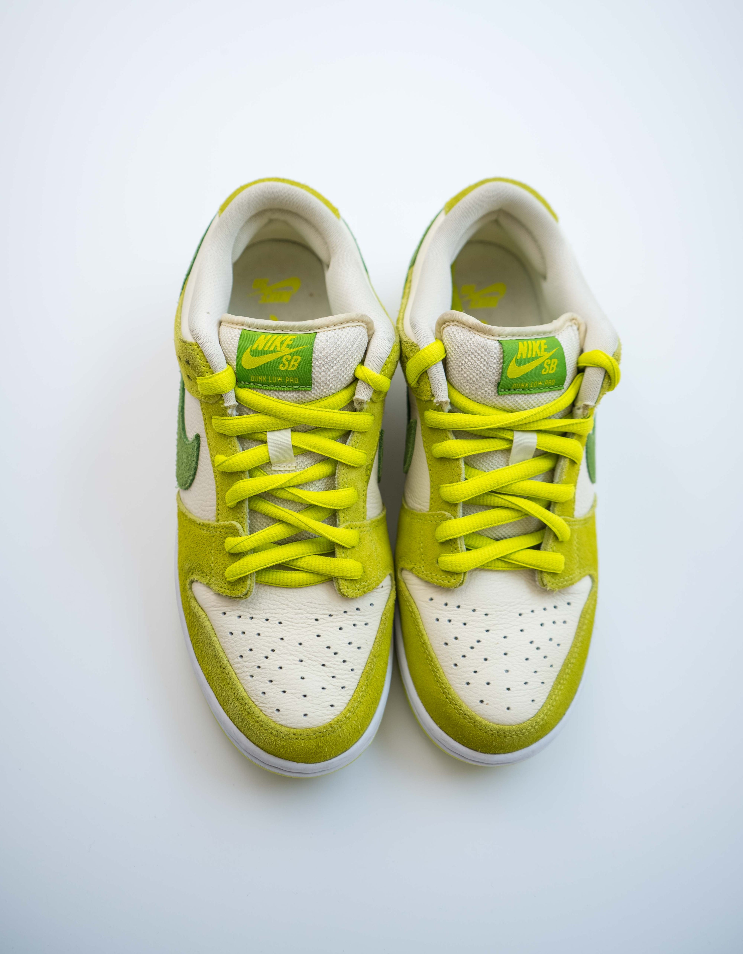 SB DUNKS "GREEN APPLE PACK"