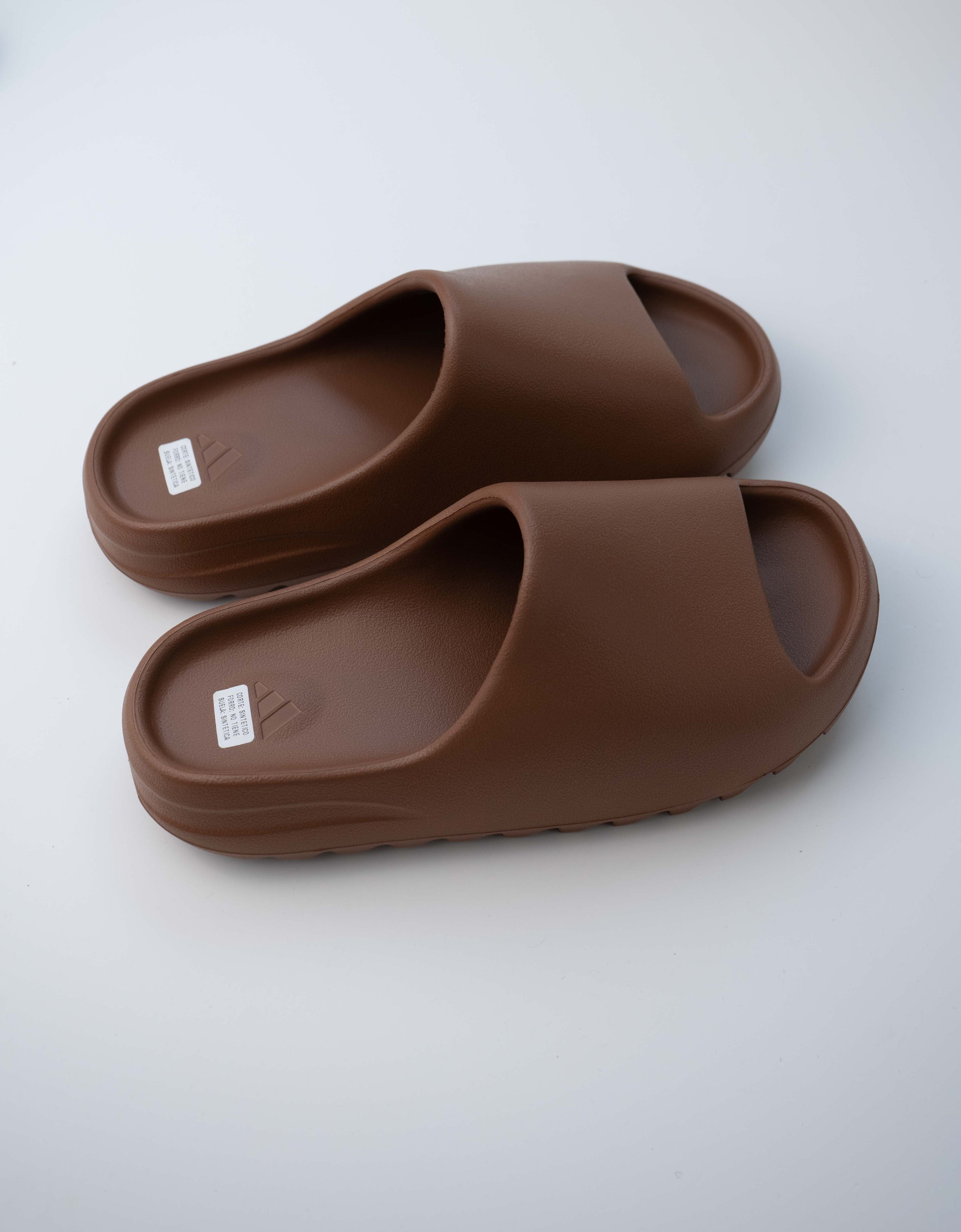 YEEZY SLIDES “FLAX”